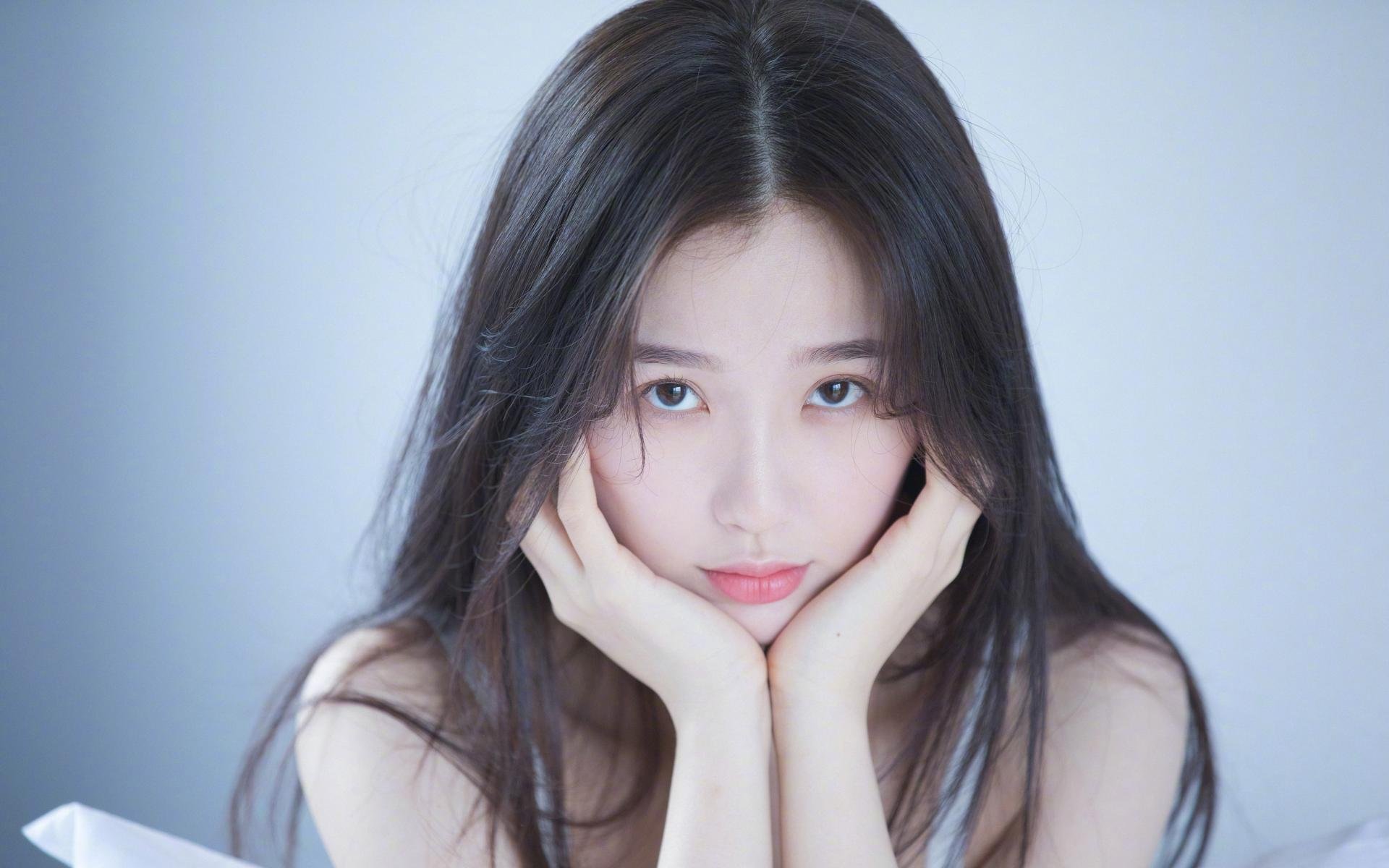 马德里德比战，皇马战胜曼联锁定晋级，马德里竞技vs皇家马德里视频直播