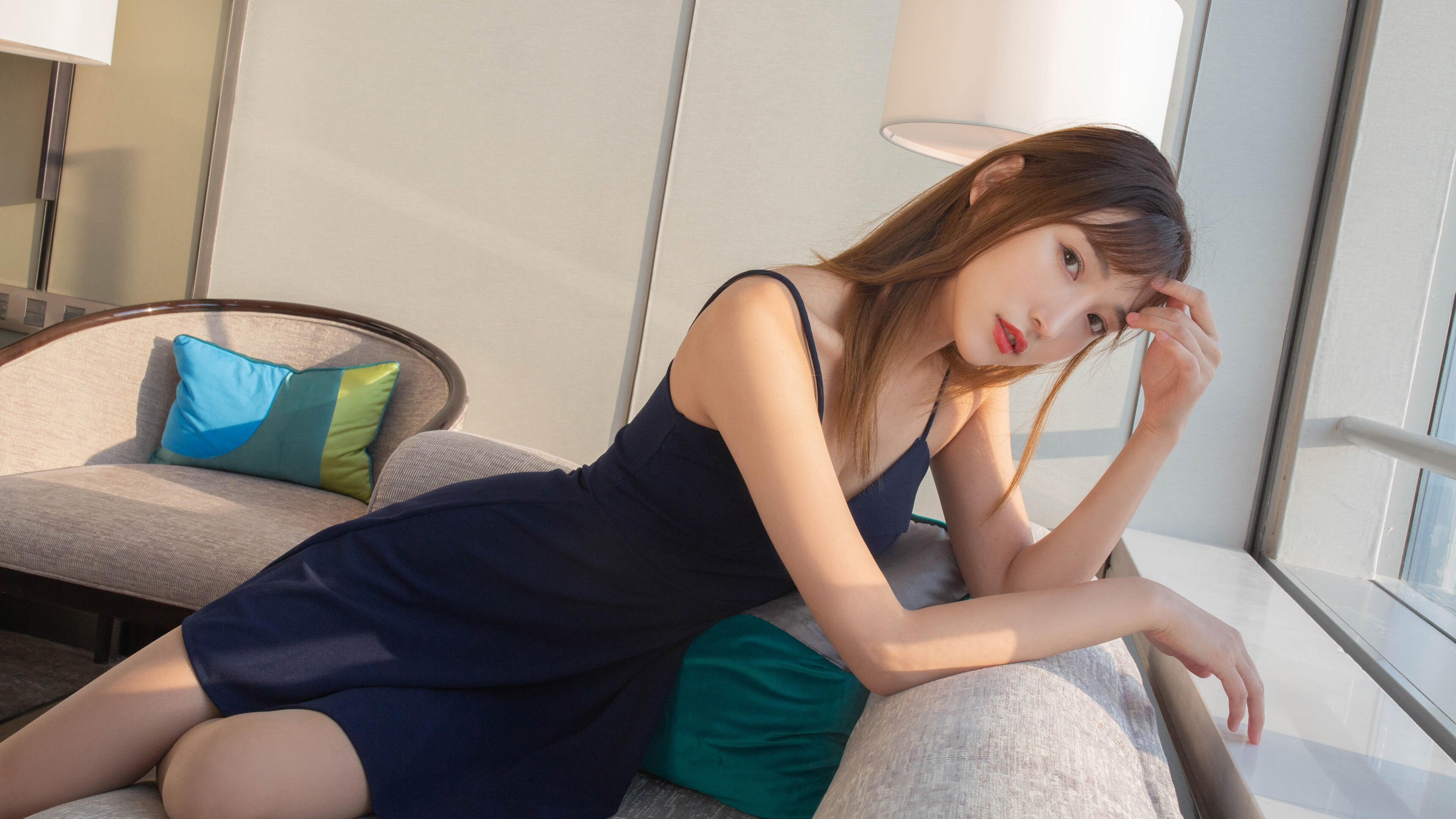 乐鱼电竞在线平台-足球赛场再掀热潮，全球球迷热情期待，足球比赛球迷