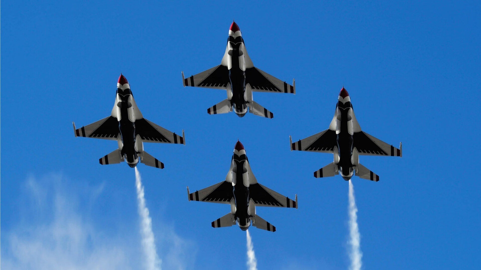 雷丁攻守转换迅速，皇家军团稳步攀升，雷丁带什么兵